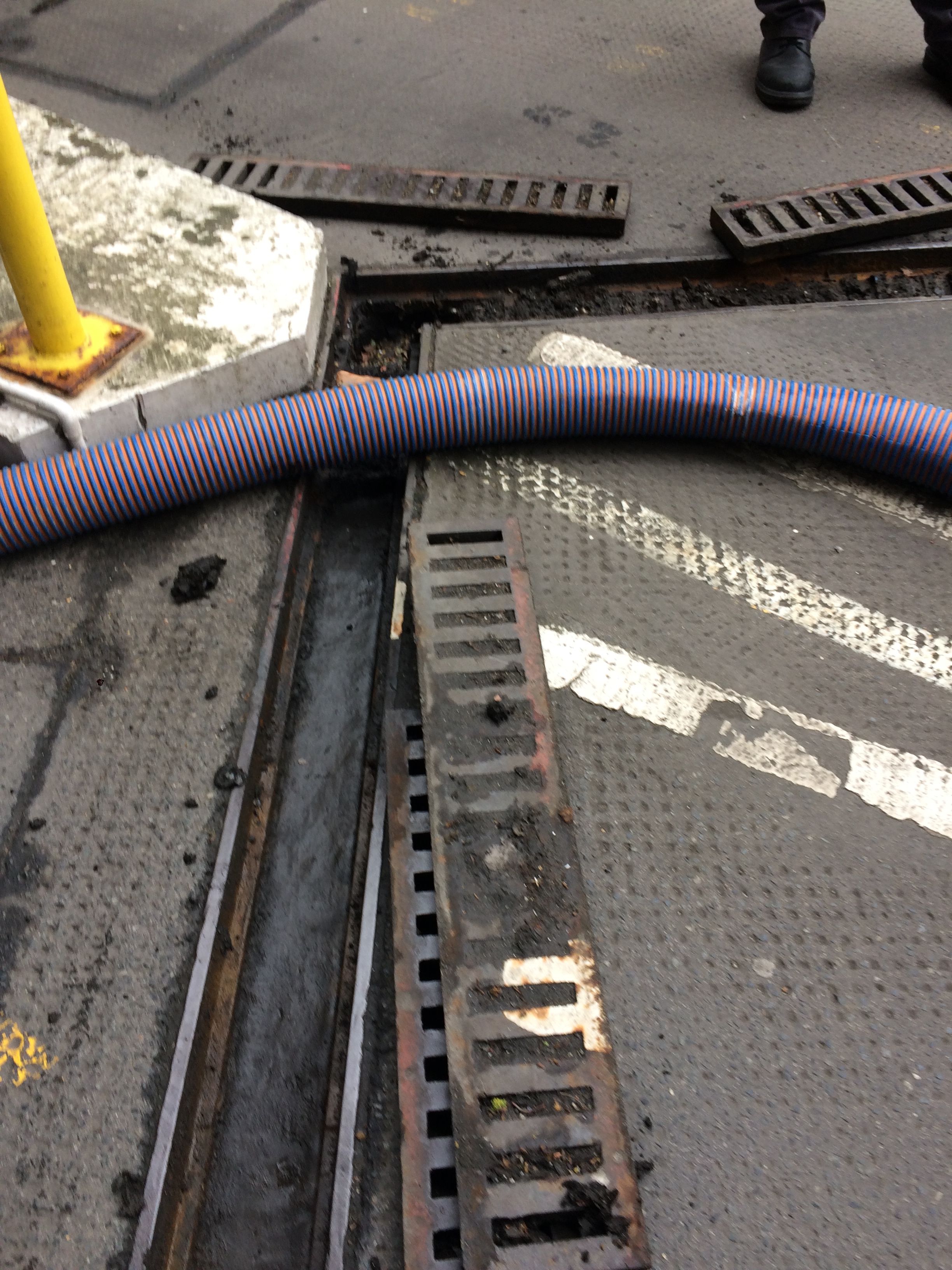 Anaerobic digester tank cleaning
